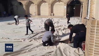 رنگ محرم بر چهره صحن امامزاده موسی مبرقع در قم