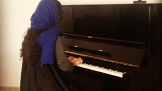 اجرای سولو پیانو انوانسیون سه صدایى باخ توسط شکیلا ربانبان از اساتید آموزشگاه پیانو پدال