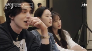 اجرای Slow Dancing In A Burning Roomاز رزی در برنامه the Sea of Hope