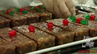 تهیه کیک و کلوچه در صنعت