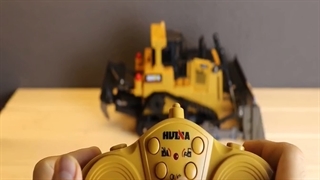 جعبه گشایی و تست بولدوزر برف روب کنترلی Huina 1569 | اختصاصی ایستگاه پرواز