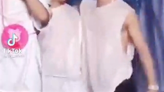 GOT7 وقتی جکی میخواد با جی بی......(خنده)#