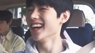 پارک سونگهون هستند! * غش کردن *