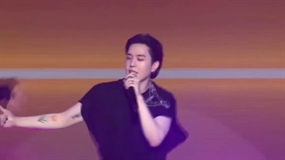 اجرای آهنگ Love The Way یوگیوم به همراه جی پارک و پانچنلو در کنسرت آنلاین امروز AOMG