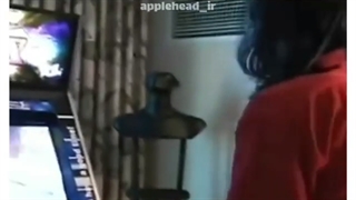 وقتی مایکل زیادی موده (کپشن)