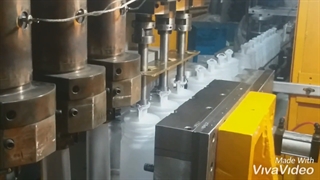 خط تولید بطری سس تبرک با دستگاه تزریق پلاستیک بادی