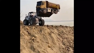 سقوط کامیون