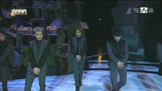 اجرای آهنگ های Growl و (Bueaty And The Best) Wolf در جشنواره MAMA 2013 (اینجا بود که مچ پای دی او پیچ خورد)