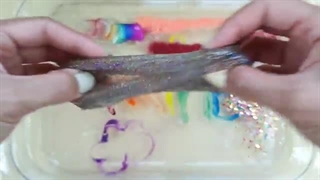 مخلوط کردن لوازم آرایش رنگین کمونی در اسلایم