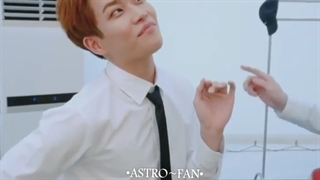 این قسمت:ام جی و انگلیسی...وقتی ام جی انگلیسی صحبت میکنه انقد کیوت میشهههه ک قابلیت اینو داره بپیچیش تو نون و بخوریششش :)