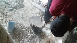 آموزش نحوه دوغاب کاری کاشی کف