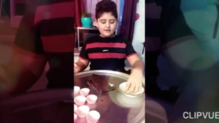 پخت شکلات آجیلی توسط آقای آرمین خستو