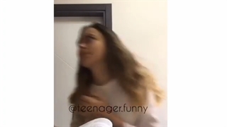 من وقتی میخوام دو دیقه درس بخونم !! حقه