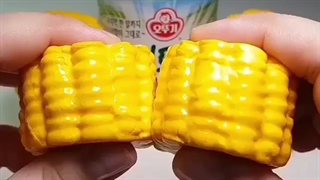 بیا‌کپشن‌لطیفه‌دارم‌لبت‌خندون‌بشه