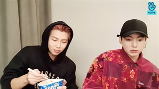 ویلایو جونگ کوک و آر ام ( زیرنویس فارسی ) bts RM & Jungkook vlive