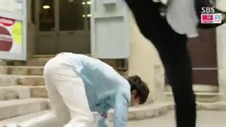 چه زن وشوهری پسره یه کلاه بردار حرفه ای یه و دختره مبارزه