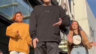 چالش کریسمس با آهنگ استری کیدز