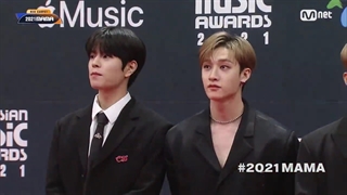 فول اجرای گروه Stray Kids در مراسم MAMA 2021