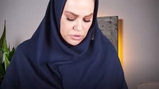 هم خجالتیه هم کم حرف