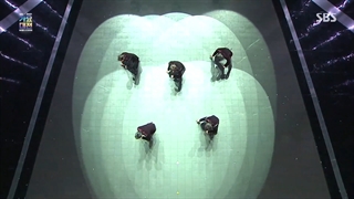 اجرای ویژه کریسمس آهنگ INSIDE OUT از NU'EST در SBS