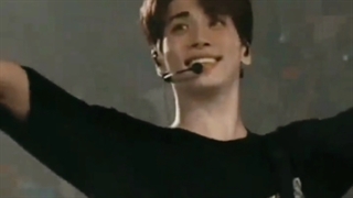 بخاطر هیترا خودکشی نکرد،افسردگی داشت...گاهی وقتا رفتنمون چیزیو تغییر نمیده بلکه آدمای بیشتریو ناراحت میکنه...#اروم _بخواب