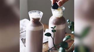 شیک شکلات یک نوشیدنی شکلاتی خنک مناسب تابستون