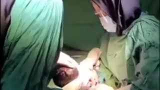 نجات دادن مادر و بچه هنگام زایمان توسط دکتر اذر اشکذری