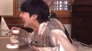 یکی از کیوت ترین خنده هایی که تاحالا دیدم ♡-♡