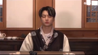 کلاس مدیتیشن با جی>_< (فقطم خودش مدیتیشن کرد-_-)