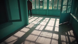 موزیک ویدیو رضا ملک زاده به نام بی قرار توام