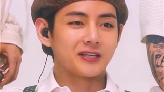 تهیونگ رسما به عنوان زیباترین ایدل کیپاپ ۲۰۲۳ انتخاب شد..لینو دوم و جیسو سومه.)).