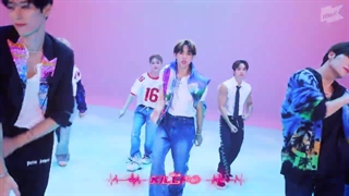 اجرا آهنگ Lip Gloss از The Boyz