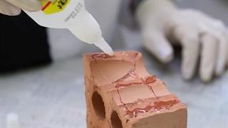 تست چسب ۱۲۳ رپیدلاین روی آجر