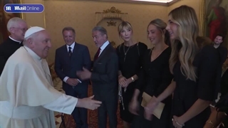 دیدار سیلوستر استالونه و دخترانش با پاپ و دعوت او به مسابقه بوکس!